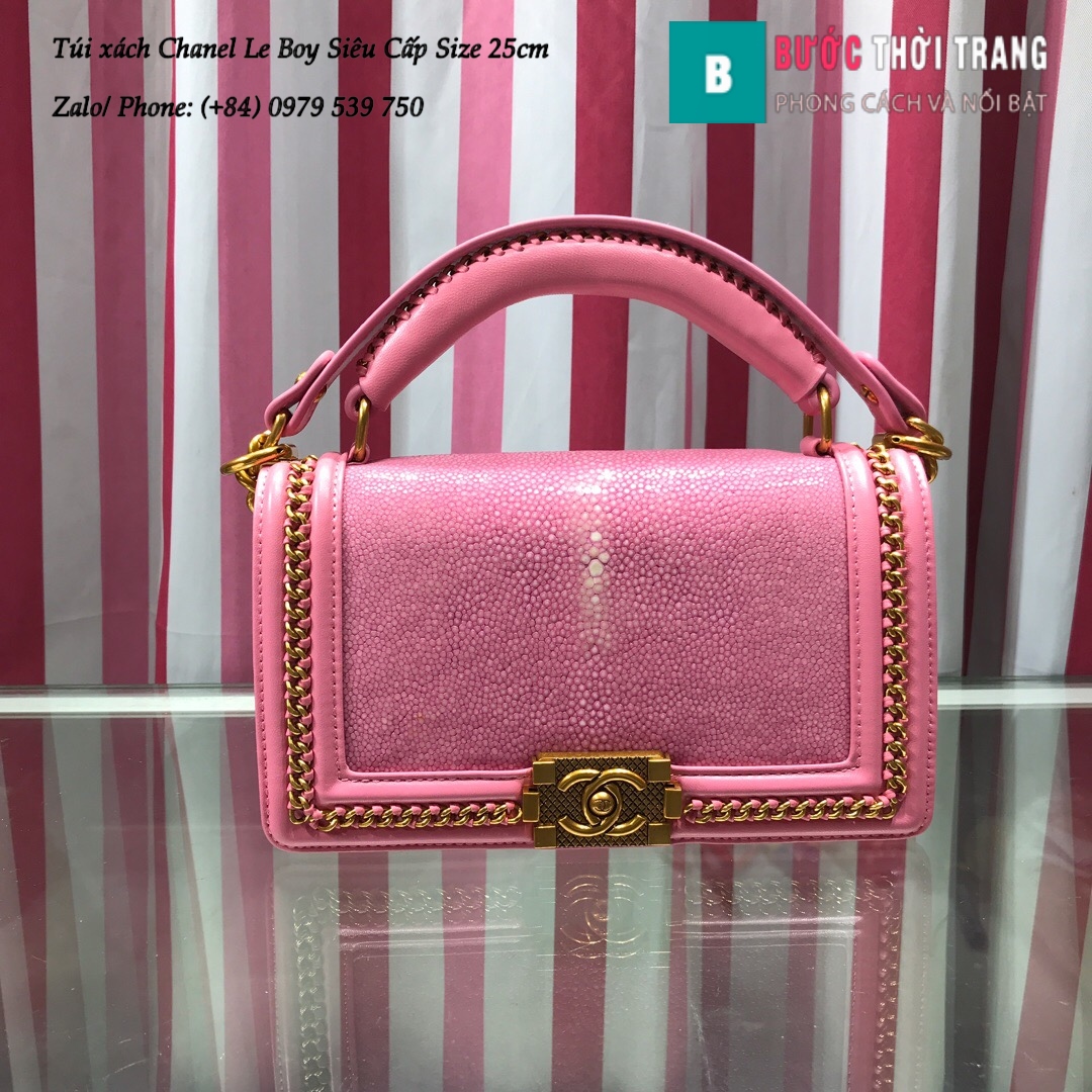 Túi xách Chanel Boy viền xích siêu cấp da cá đuối 25cm màu hồng nhạt – A67086 (1)